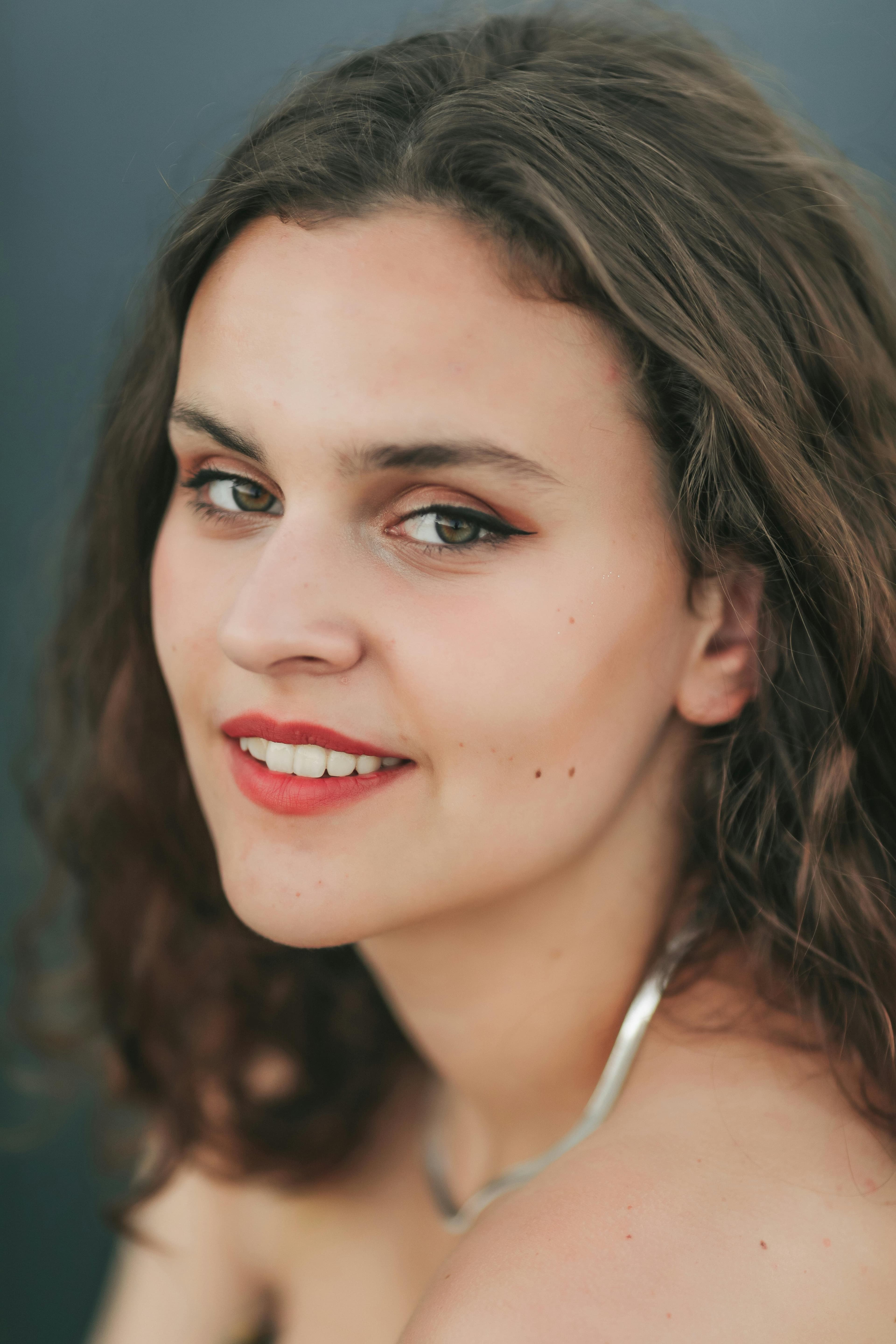 Chloe Anderson advisor portrait